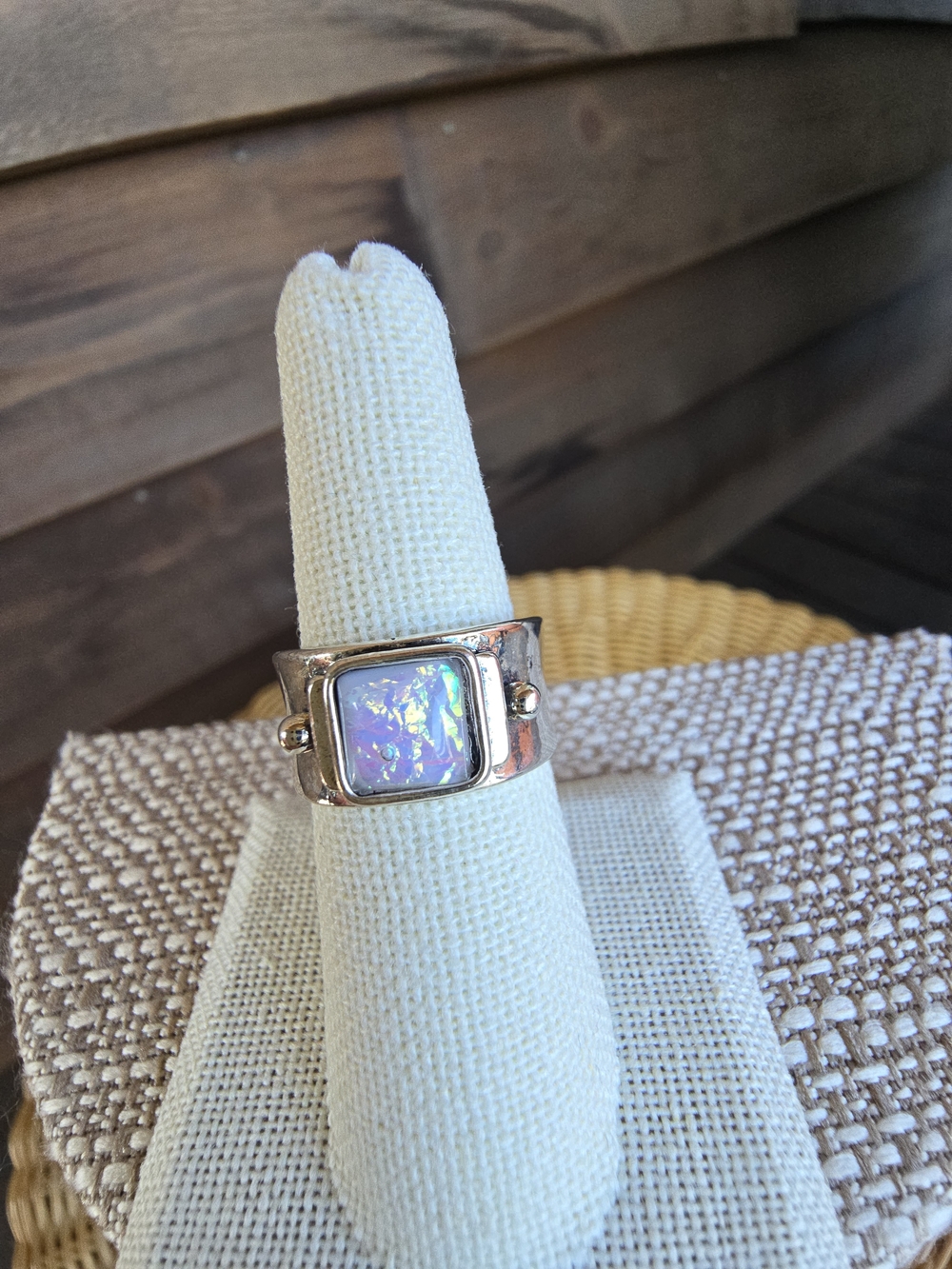 NWOT Fashion Silver-tone Statement Opalescent Stone Ring Sz 7